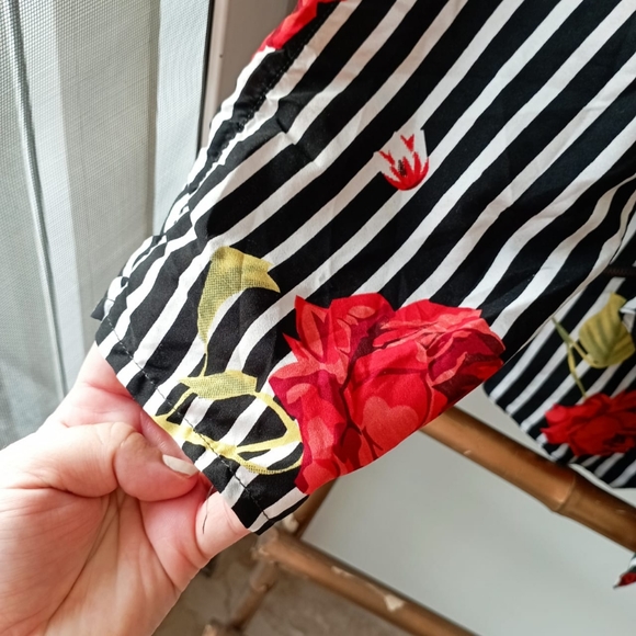 🧿🧿🧿 🌺Floral Collection🌺 Black and White Striped Floral Jacket - Picture 7 of 14